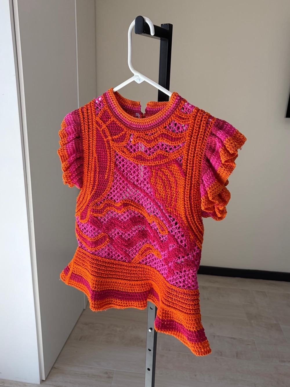 Farm Rio Pink And Orange Seashell Ruffled Crochet Top - Picture 4 of 7